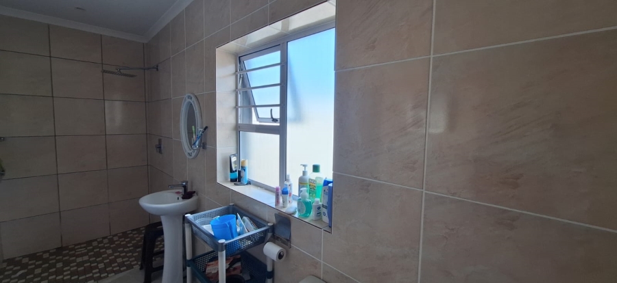 4 Bedroom Property for Sale in Grassy Park Western Cape